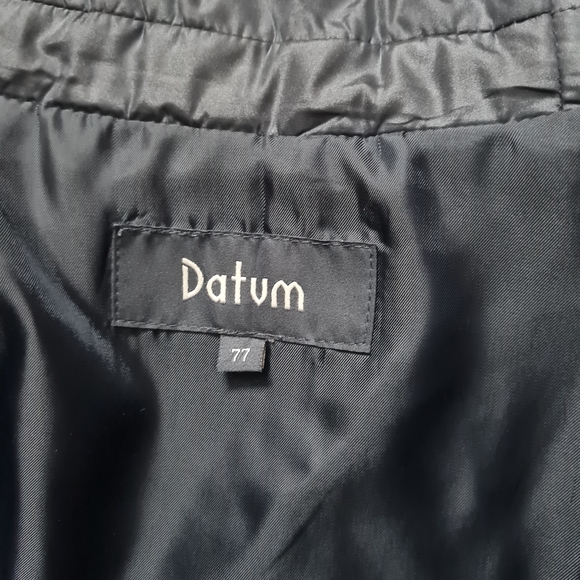Size- L, Vintage Datum puffer jacket for women in dark grey for heavy winters. - Picture 16 of 16